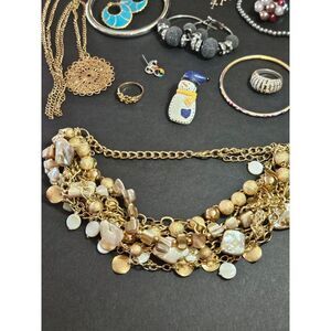 Wearable jewelry lot / bundle